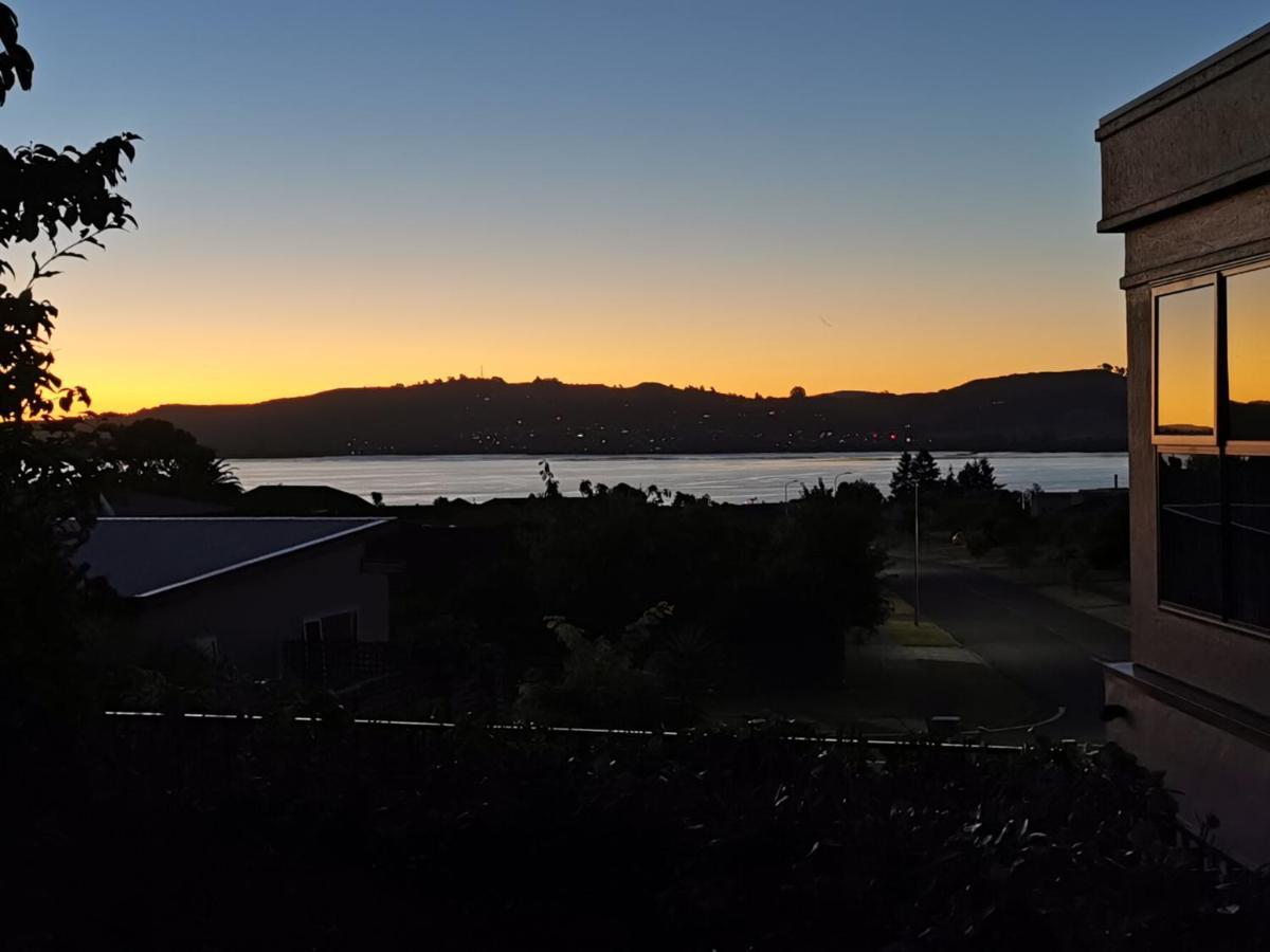 Lake Taupo Holiday Home Ngoại thất bức ảnh