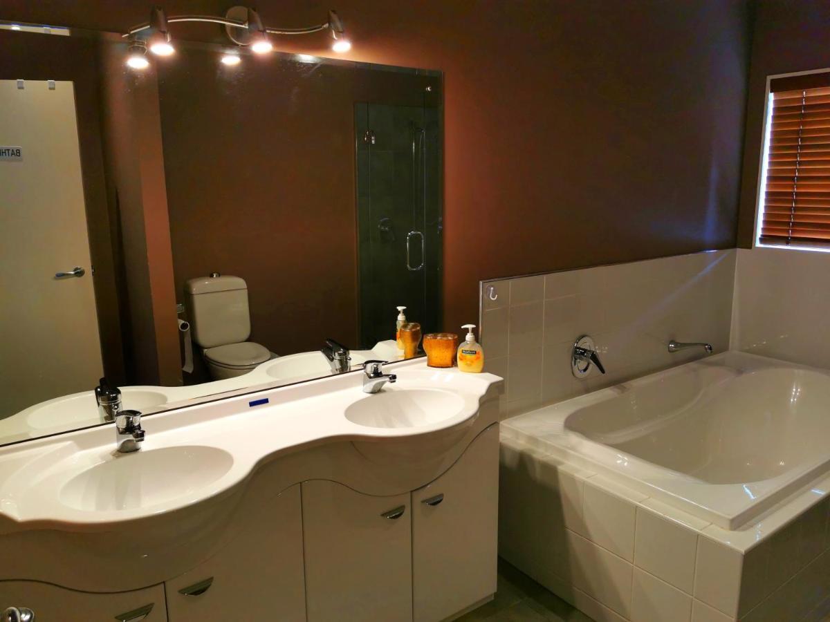 Lake Taupo Holiday Home Ngoại thất bức ảnh